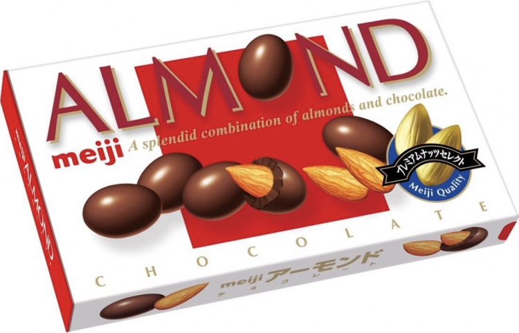 Конфеты шоколадные миндаль. Алмонд японский шоколад Мейджи. Алмонд миндаль в шоколаде. Миндаль в Молочном шоколаде Almond. Chocolate Almond конфеты.